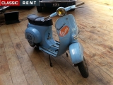 Louer une Scooter Ancien Vespa Bleu de 1963