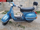 Louer une Scooter Ancien Vespa Bleu de 1981